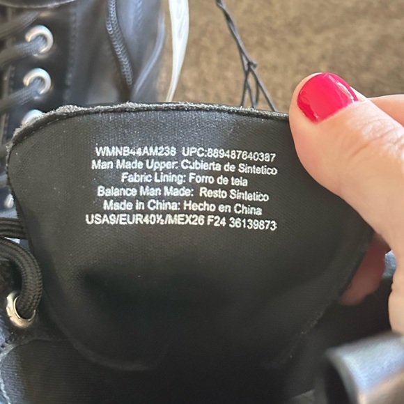 No Boundaries Black Combat Boots - Picture 5 of 6